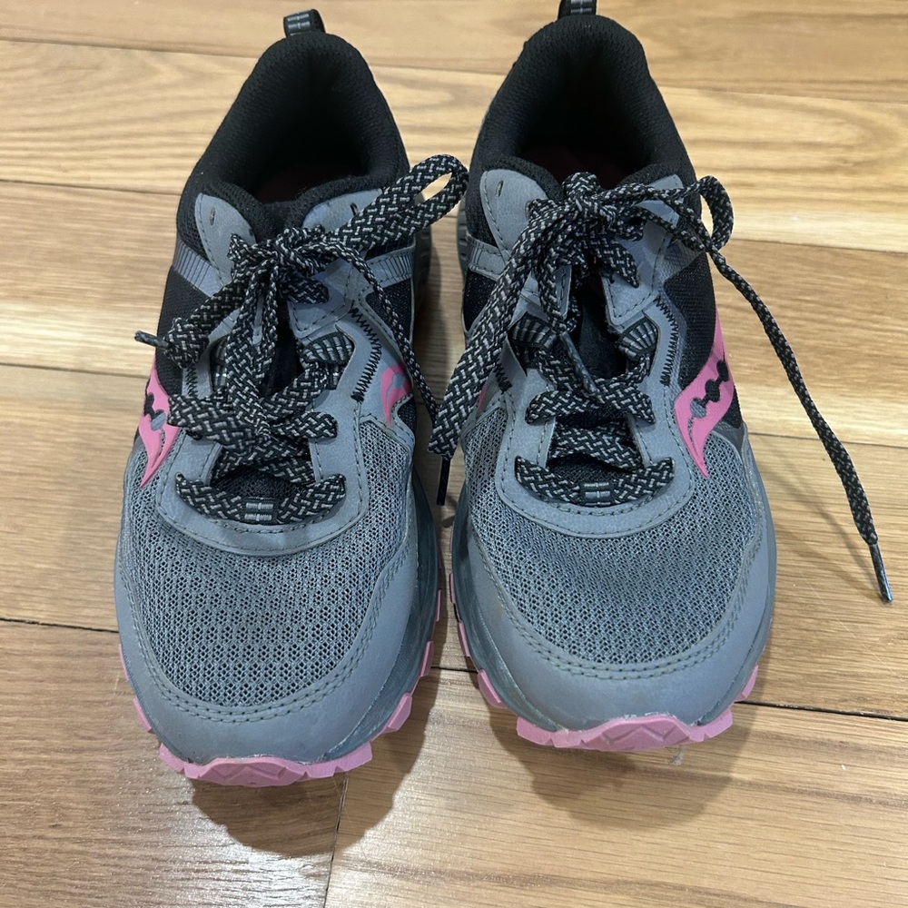 Saucony Gray and Pink Women's Sneakers